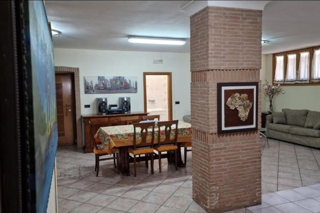 Appartement Casa Erre à Lusciano Extérieur photo